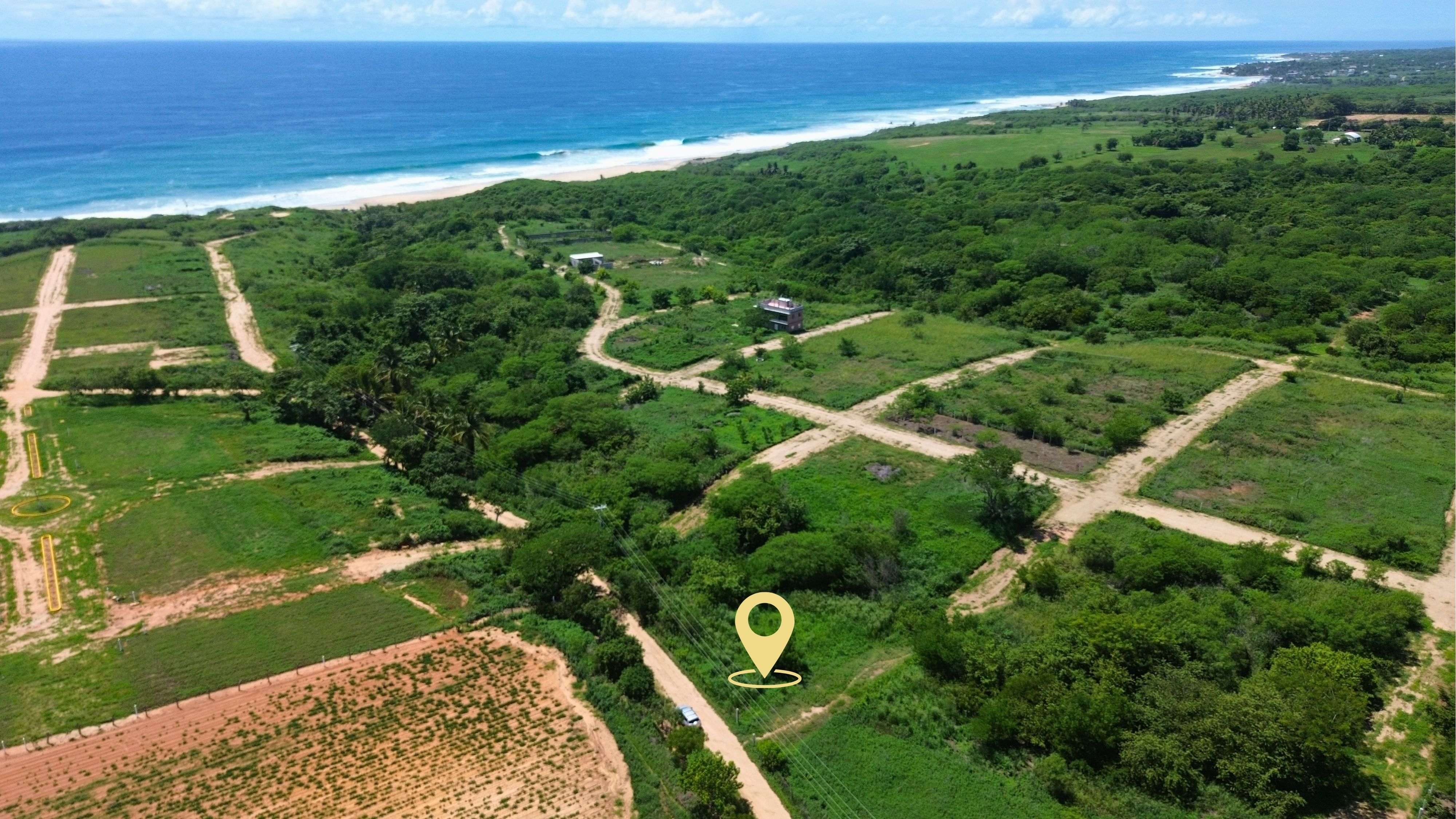 Corner Lot just 540 Meters from a Pristine Beach, 35 Minutes from Puerto Escondido