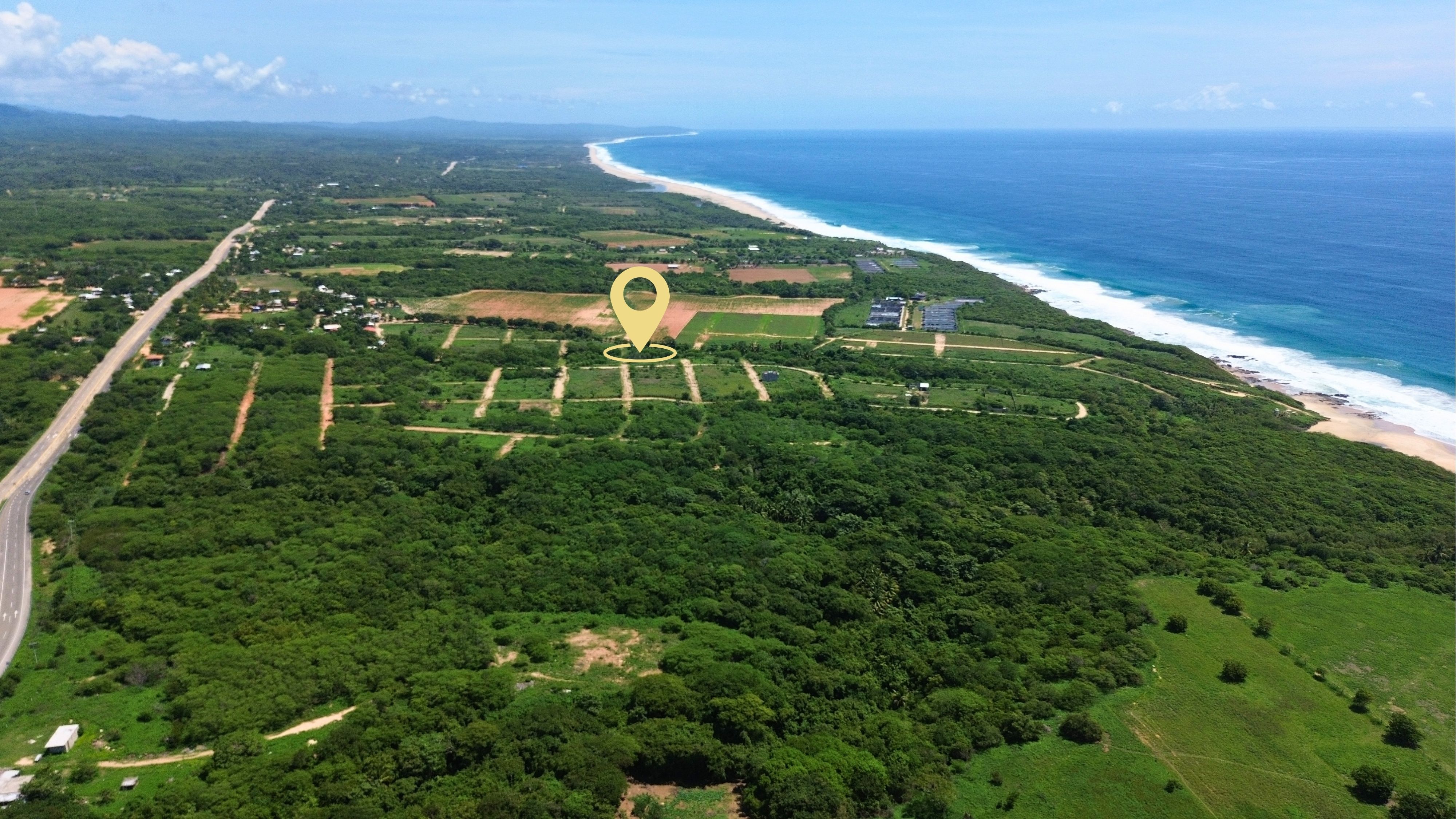 Corner Lot just 540 Meters from a Pristine Beach, 35 Minutes from Puerto Escondido